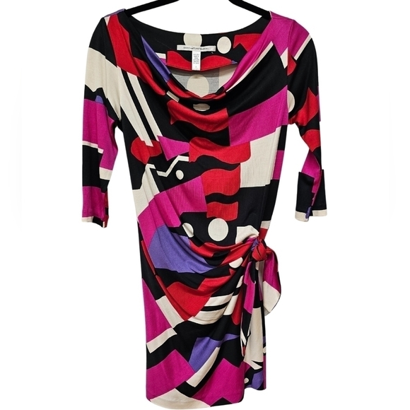 Diane Von Furstenberg Dresses & Skirts - Diane Von Furstenberg Multicolored Wavy Patterned Silk Dress Knotted Waist Sz 2